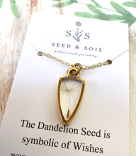 Load image into Gallery viewer, Gold Botanical Necklace - Small Arrowhead