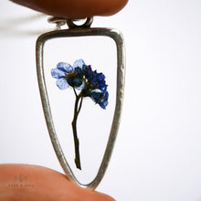 Load image into Gallery viewer, Silver Botanical Necklace- Large Arrowhead