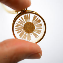 Load image into Gallery viewer, Gold Botanical Necklace - Deep Round