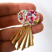 Load image into Gallery viewer, Golden Ray Botanical Earrings