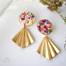 Load image into Gallery viewer, Golden Ray Botanical Earrings