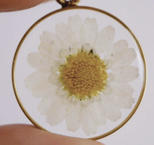 Load image into Gallery viewer, Gold Botanical Necklace - Large Round