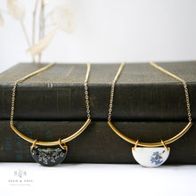 Load image into Gallery viewer, Gold Botanical Necklace