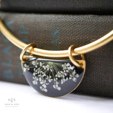 Load image into Gallery viewer, Gold Botanical Necklace