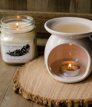 Load image into Gallery viewer, Sandalwood & Suede Soy Candle