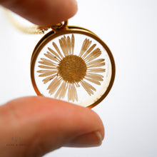 Load image into Gallery viewer, Gold Botanical Necklace - Deep Round
