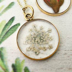 Gold Botanical Necklace - Large Round