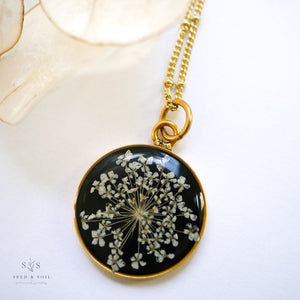 Queen Anne's Lace Botanical Necklace - Round Cameo